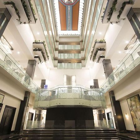 Le Meridien Bangalore Exterior foto