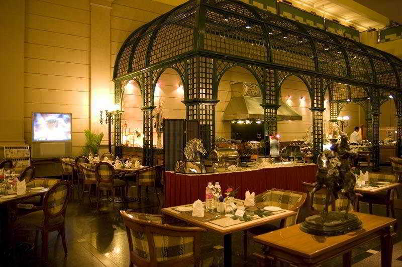 Le Meridien Bangalore Exterior foto