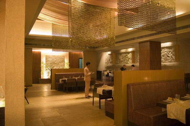 Le Meridien Bangalore Exterior foto