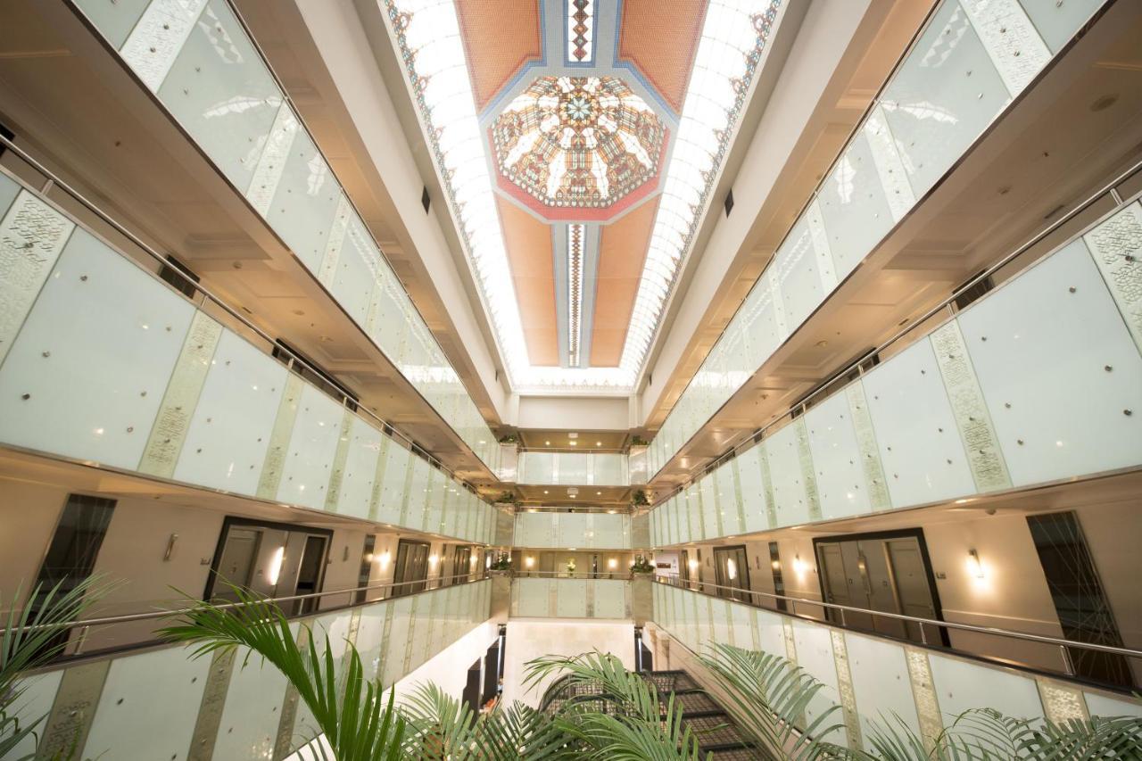 Le Meridien Bangalore Exterior foto