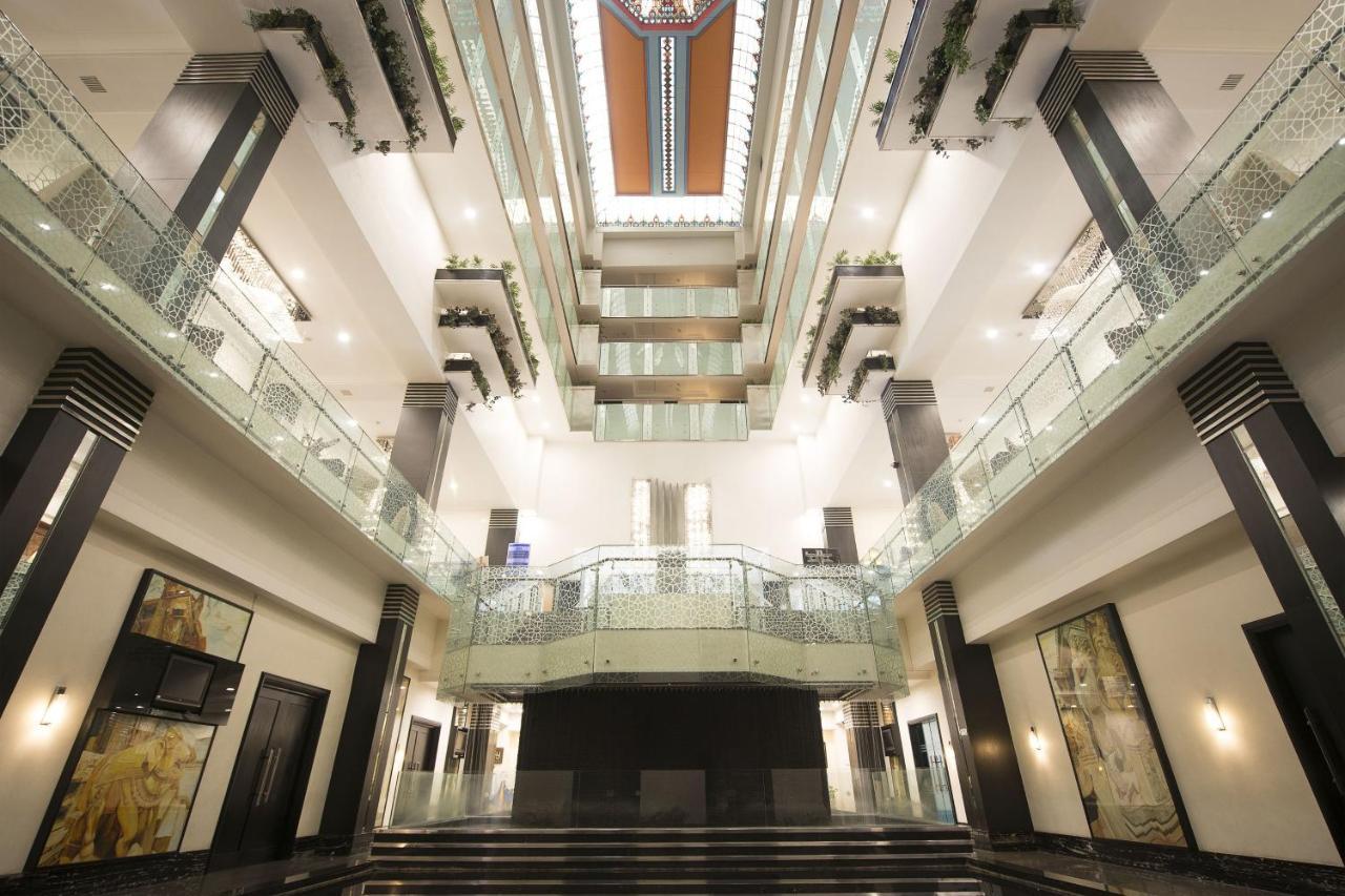 Le Meridien Bangalore Exterior foto