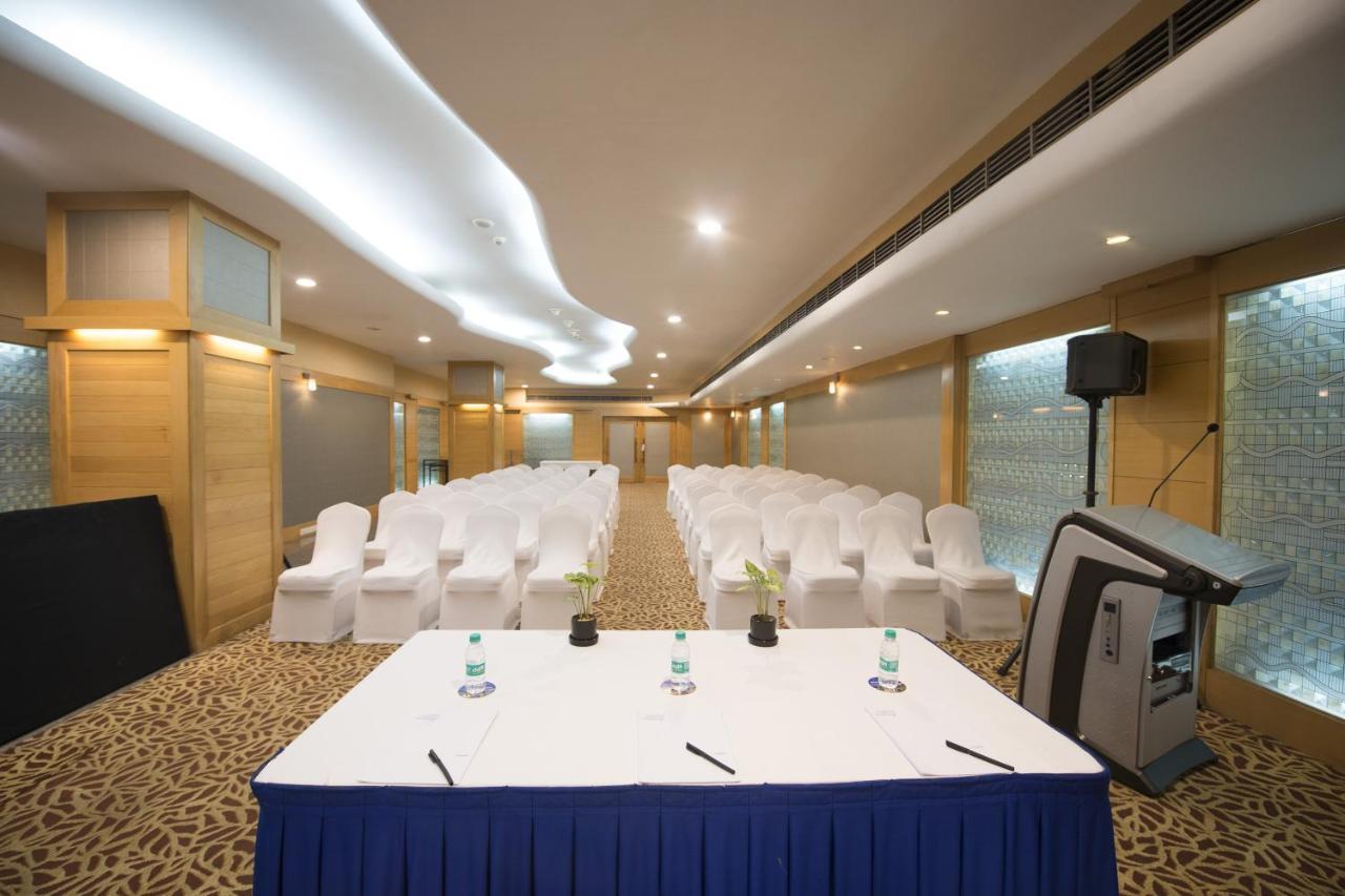 Le Meridien Bangalore Exterior foto