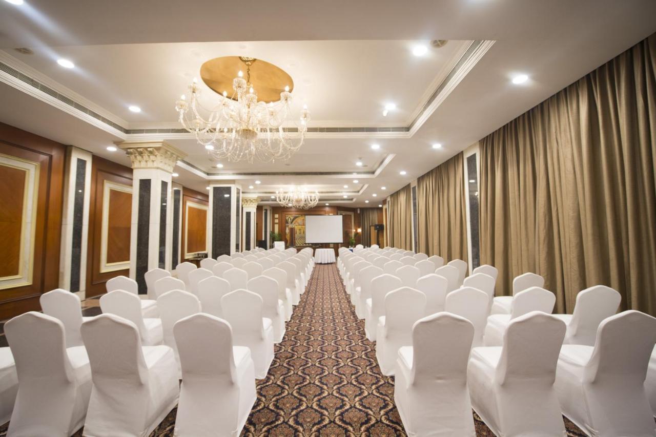 Le Meridien Bangalore Exterior foto